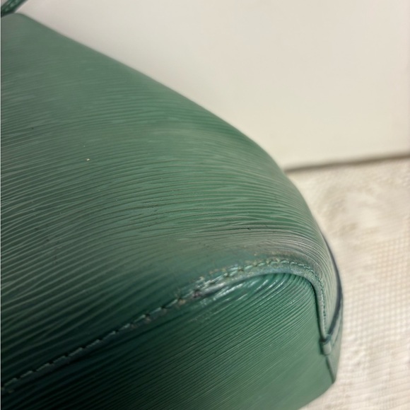 Louis Vuitton Green Epi Noe Shoulder Bag - Picture 15 of 16